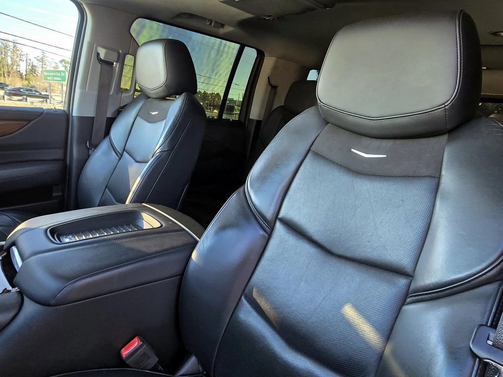 Used 2019 Cadillac Escalade ESV Luxury image 23