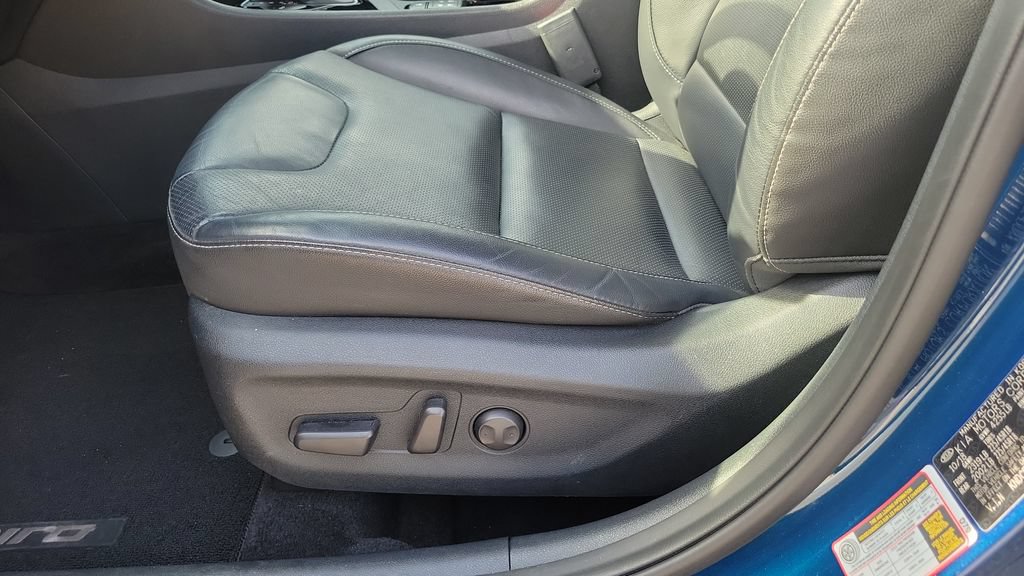 Used 2019 Kia Niro Touring FWD image 16