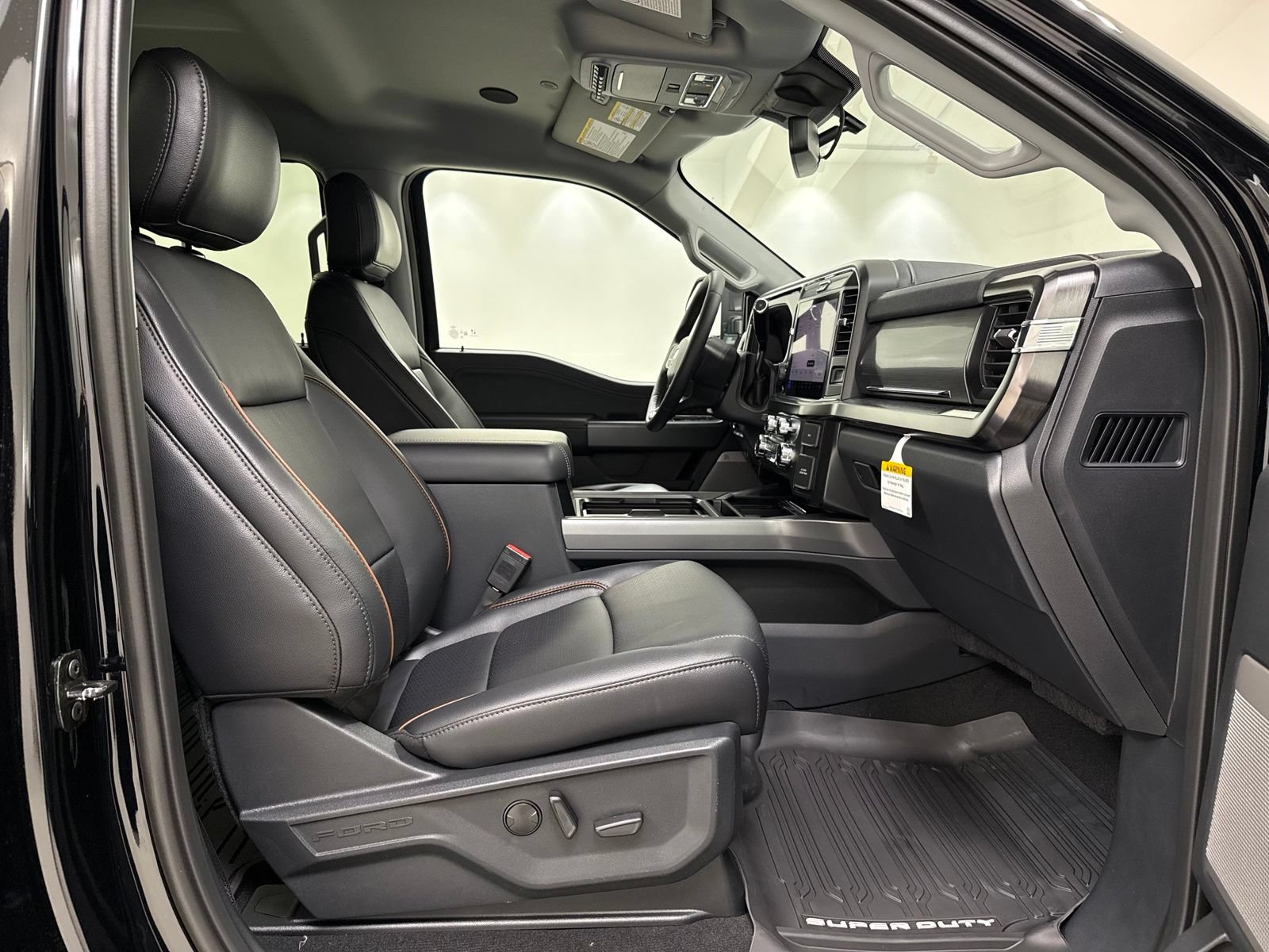 New 2026 Ford F250 Lariat w/ Black Appearance Package AWD/4WD image 39