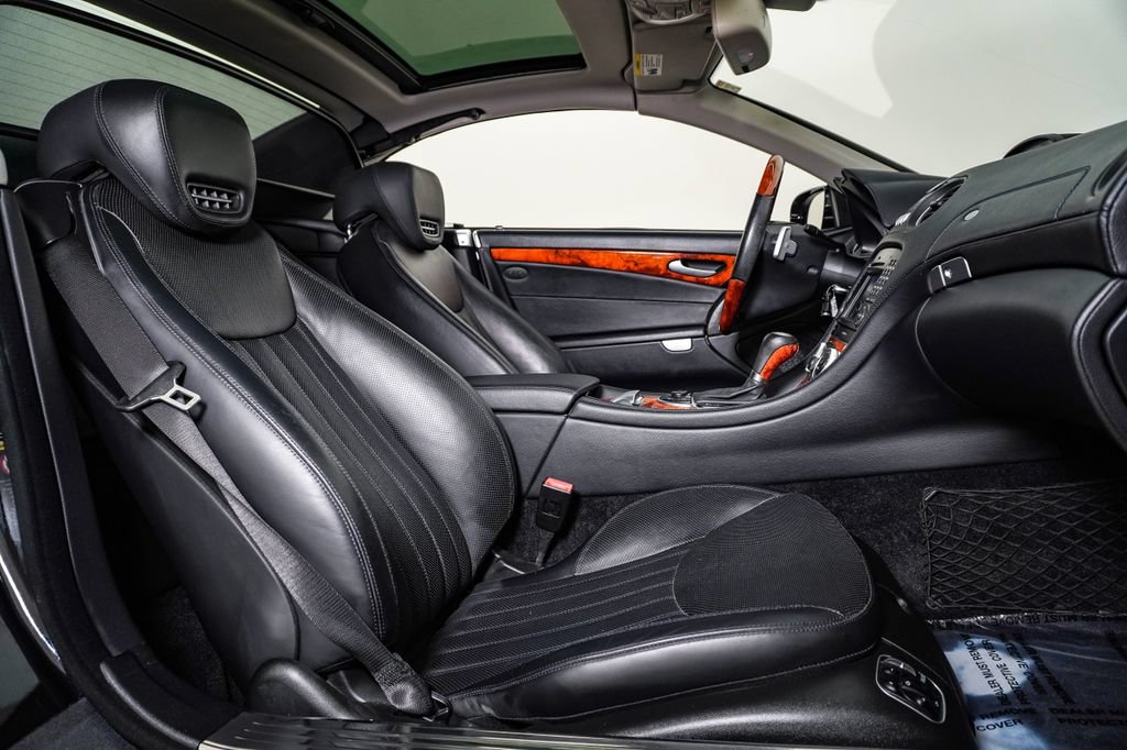 Used 2009 Mercedes-Benz SL 550 image 16