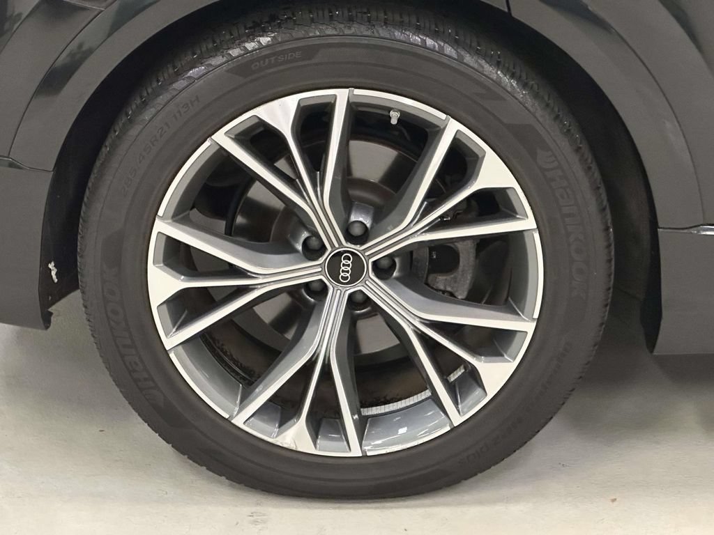 Used 2023 Audi Q8 Prestige w/ Prestige Package AWD/4WD image 7