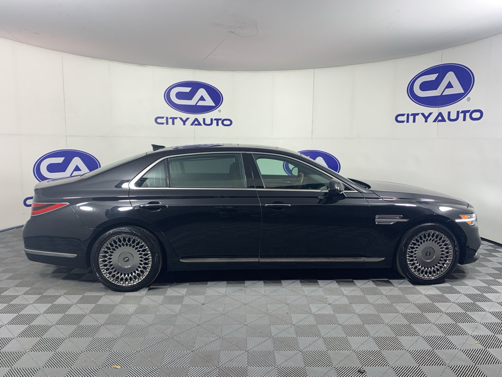 Used 2022 Genesis G90 5.0 Ultimate AWD/4WD image 2