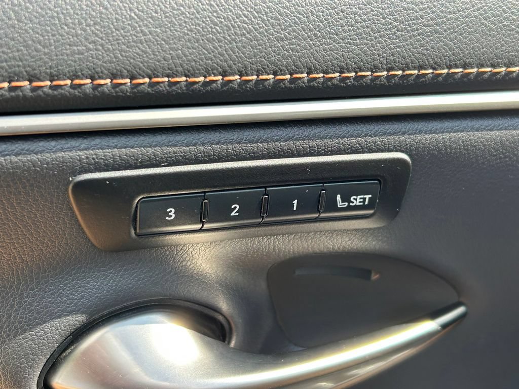 Used 2022 Lexus ES 300h w/ Luxury Package FWD image 23