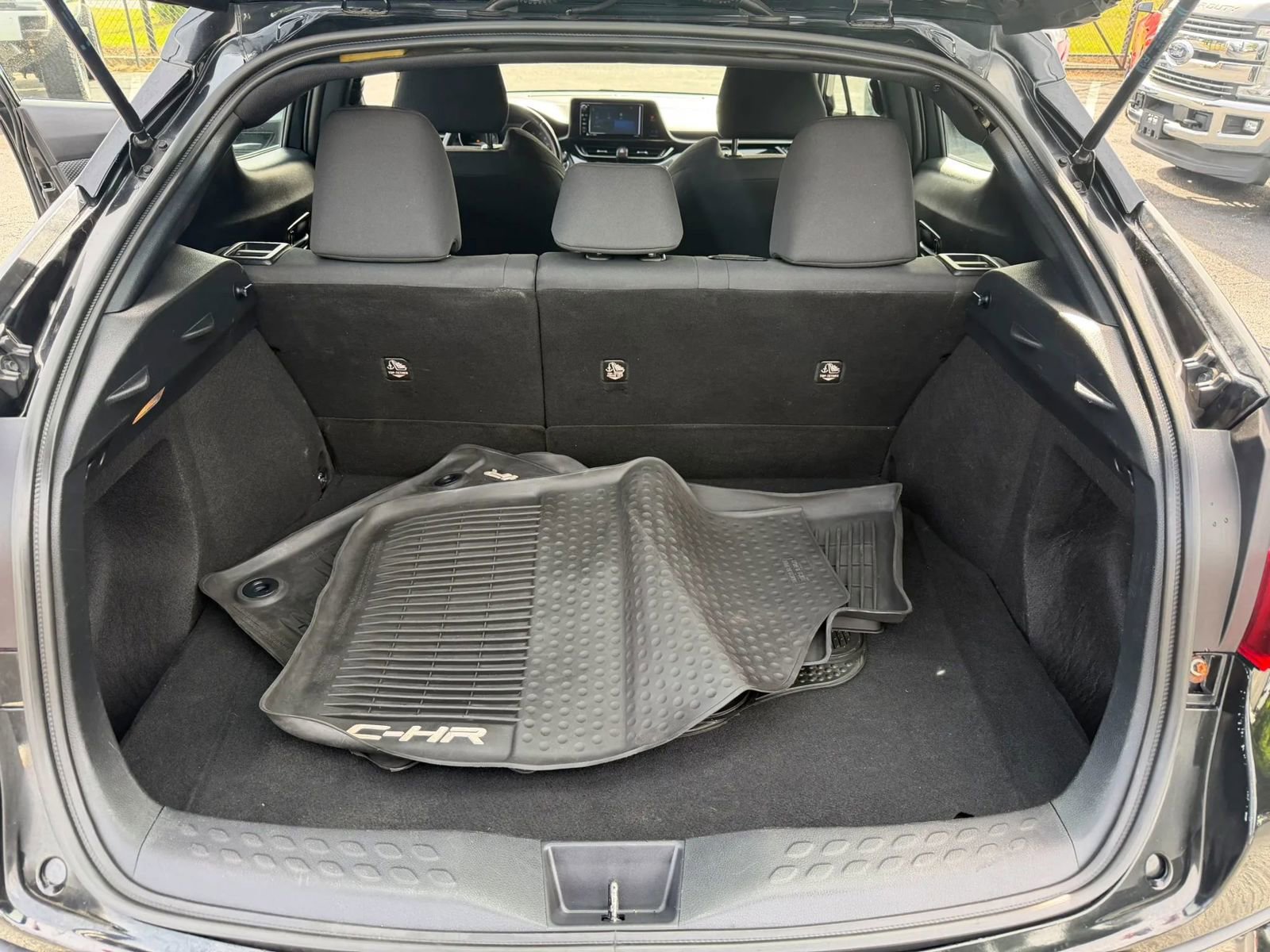Used 2018 Toyota C-HR XLE FWD image 16