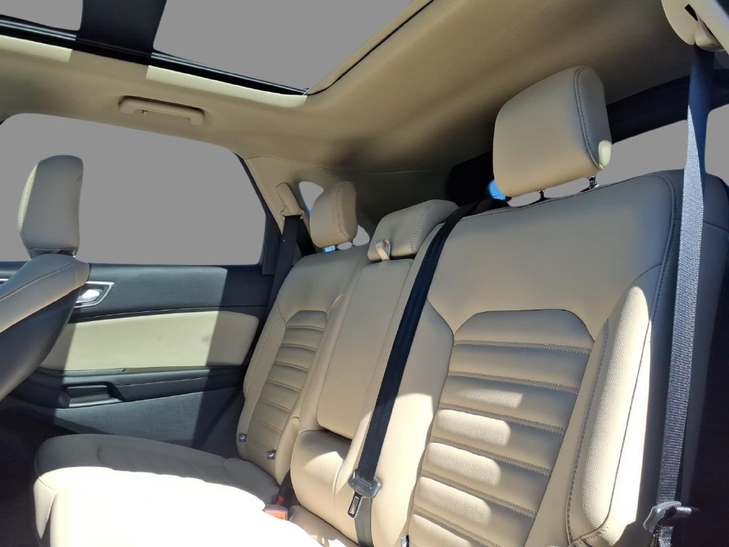 Used 2024 Ford Edge SEL w/ Convenience Package AWD/4WD image 16