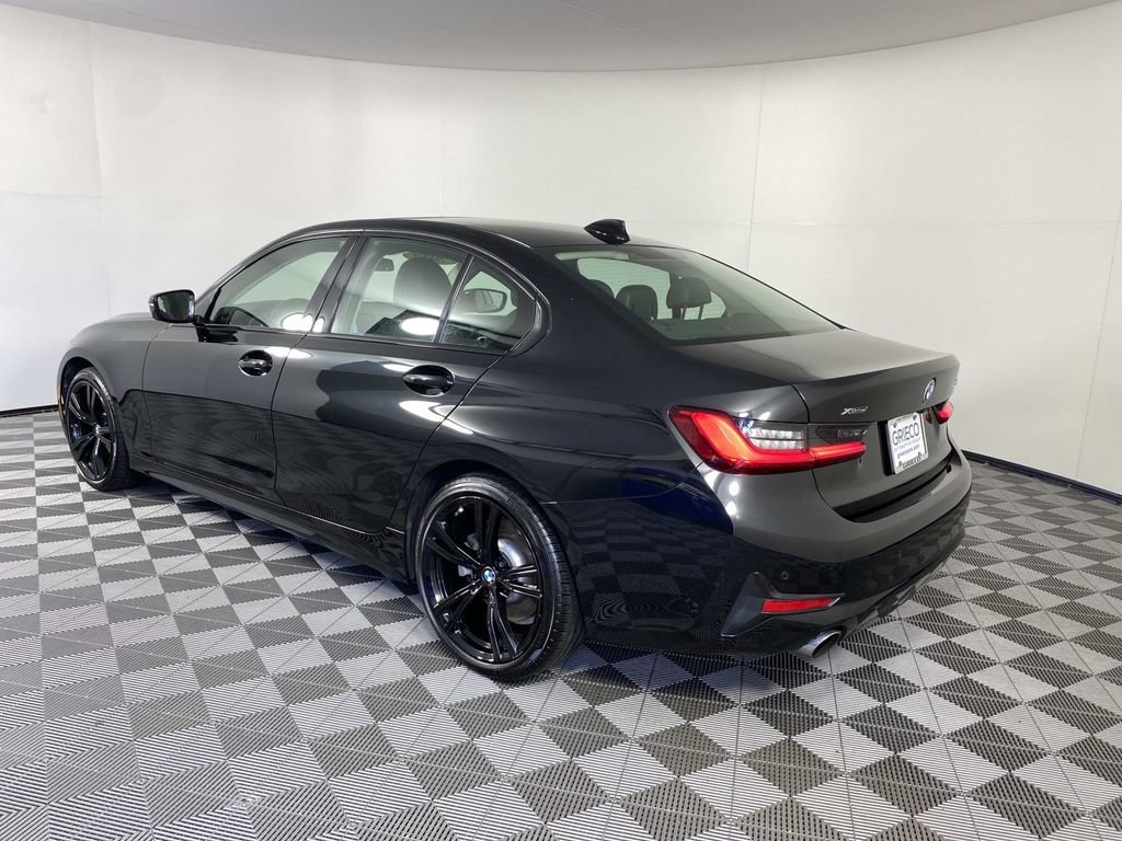 Used 2019 BMW 330i xDrive Sedan AWD/4WD image 6
