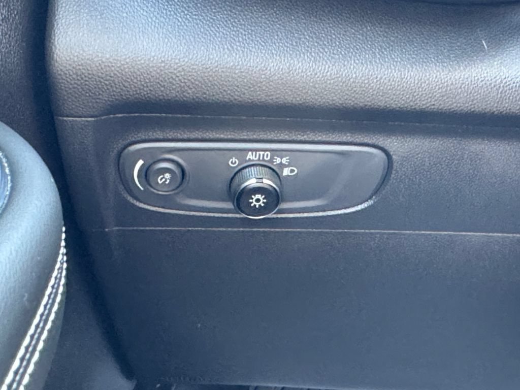 Used 2023 Buick Envision Essence w/ Sport Touring Package AWD/4WD image 15