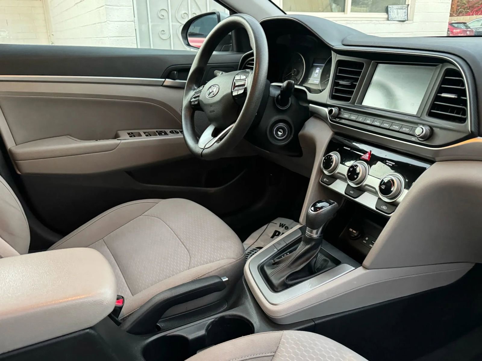 Used 2019 Hyundai Elantra SEL image 4