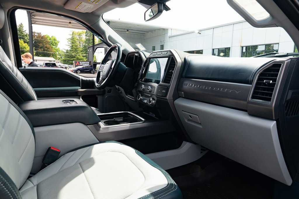 Used 2022 Ford F350 Limited image 24