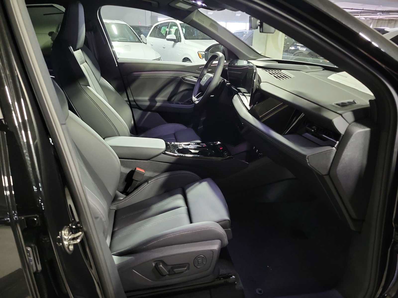 New 2027 Audi SQ6 e-tron Premium Plus AWD/4WD image 18