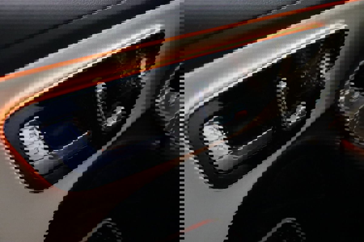 Used 2025 Mercedes-Benz E 350 4MATIC Sedan image 49