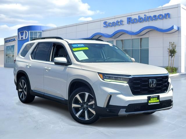 Certified 2025 Honda Pilot Touring image 1