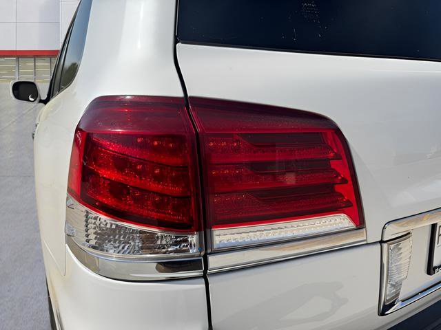 Used 2015 Lexus LX 570 4WD image 7