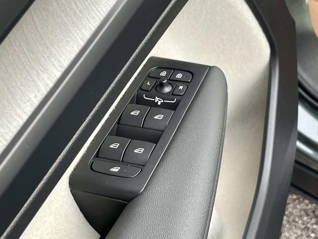 New 2026 Volvo XC40 B5 Plus w/ Protection Package Premier image 21
