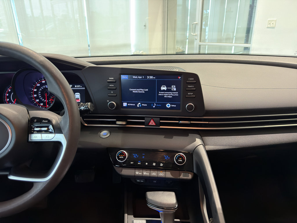 Used 2023 Hyundai Elantra SEL FWD image 17