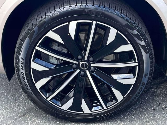 Used 2026 Volvo XC90 B6 Plus w/ Protection Package AWD/4WD image 8