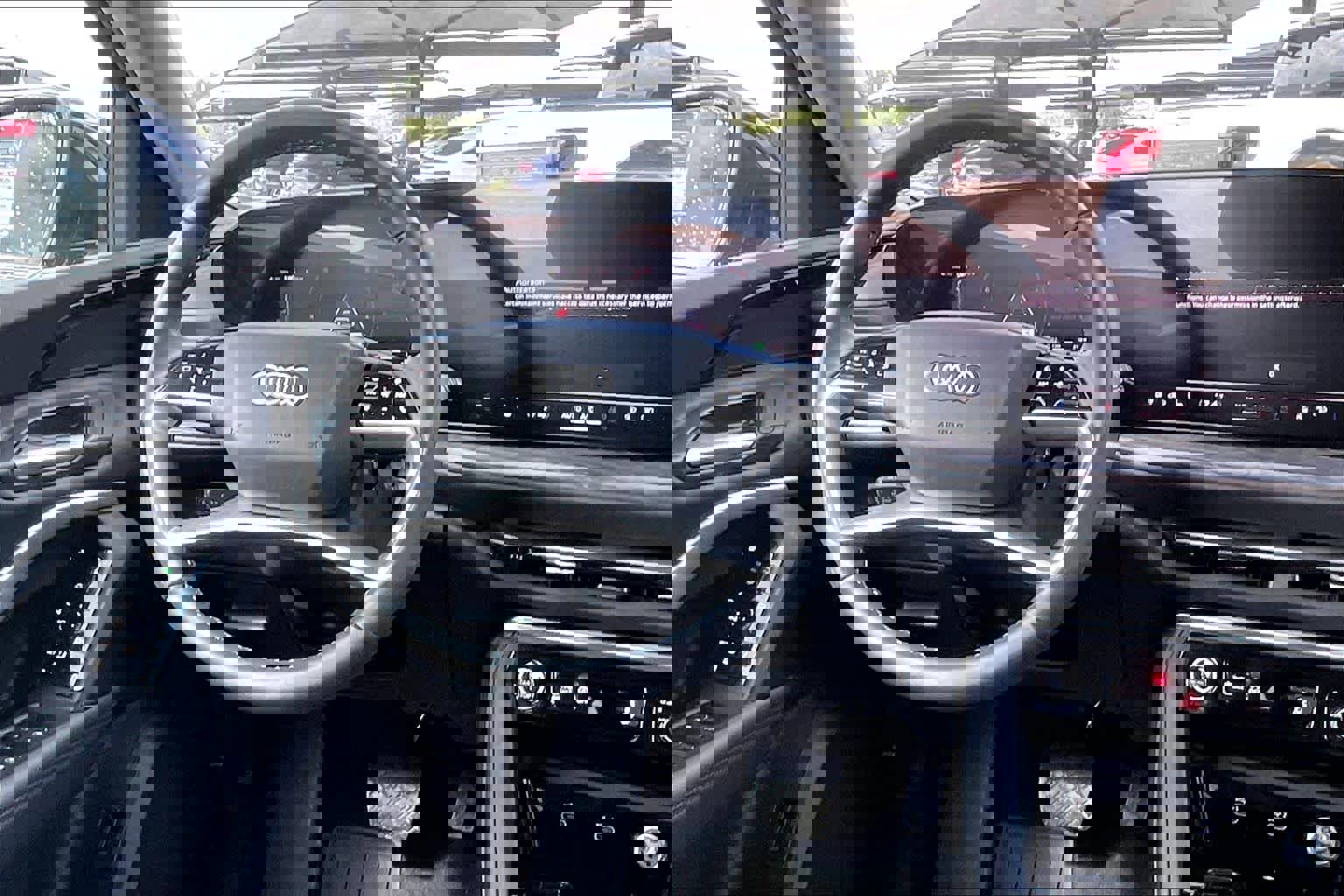 Used 2025 Audi Q5 Premium w/ Convenience Package image 6