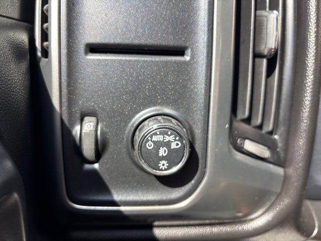 Used 2018 Chevrolet Silverado 1500 LT w/ LT Eassist Package RWD image 45