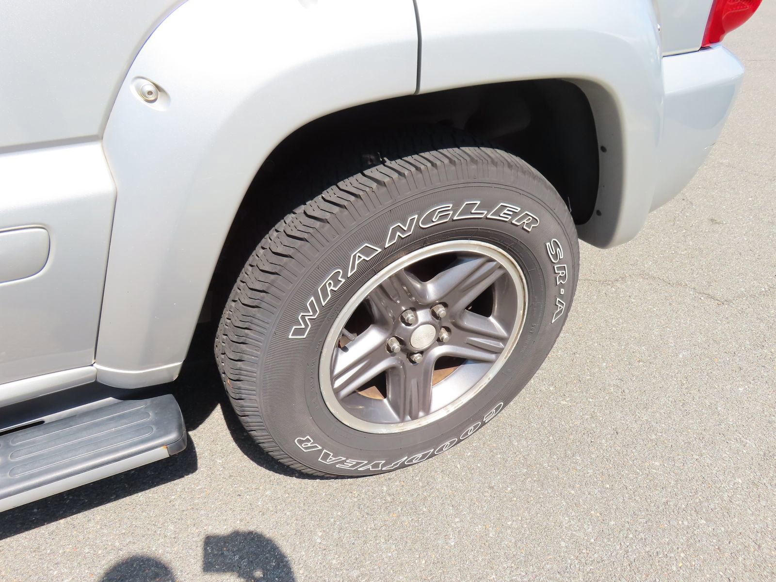 Used 2003 Jeep Liberty Renegade AWD/4WD image 15