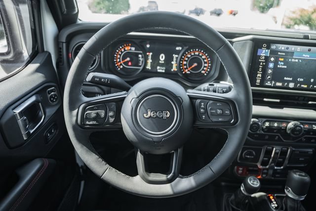 Used 2025 Jeep Wrangler Unlimited Rubicon AWD/4WD image 32