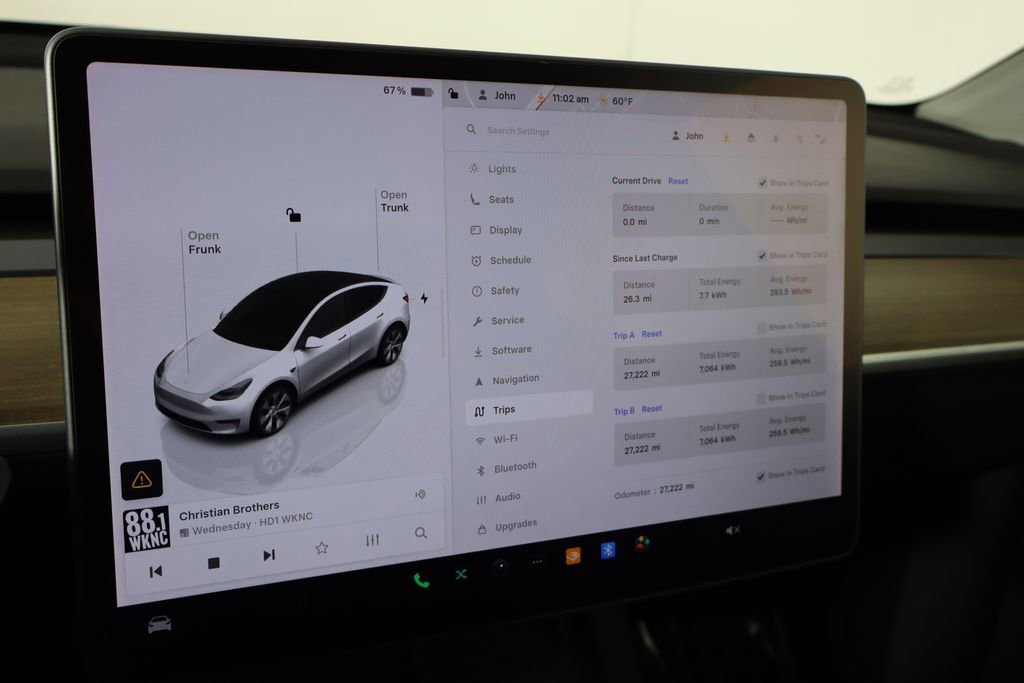 Used 2022 Tesla Model Y Long Range image 34