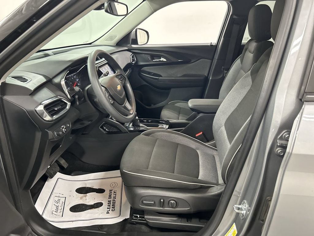 Certified 2023 Chevrolet TrailBlazer LT w/ Convenience Package AWD/4WD image 9