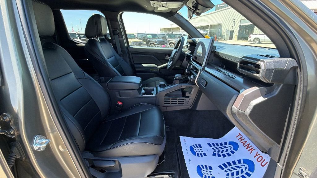 Used 2025 Toyota Tacoma TRD Off-Road image 27