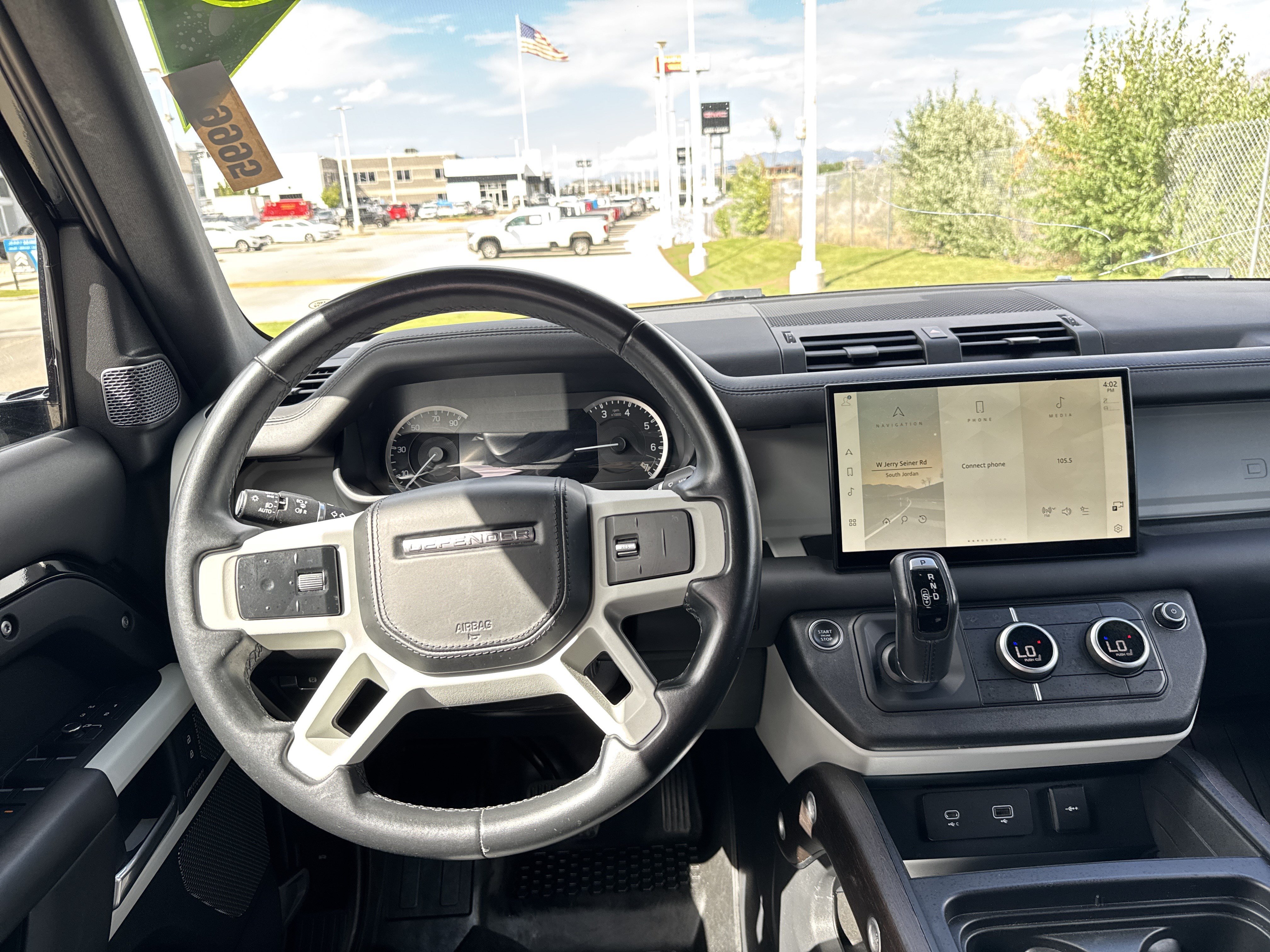Used 2023 Land Rover Defender 110 X-Dynamic SE AWD/4WD image 17