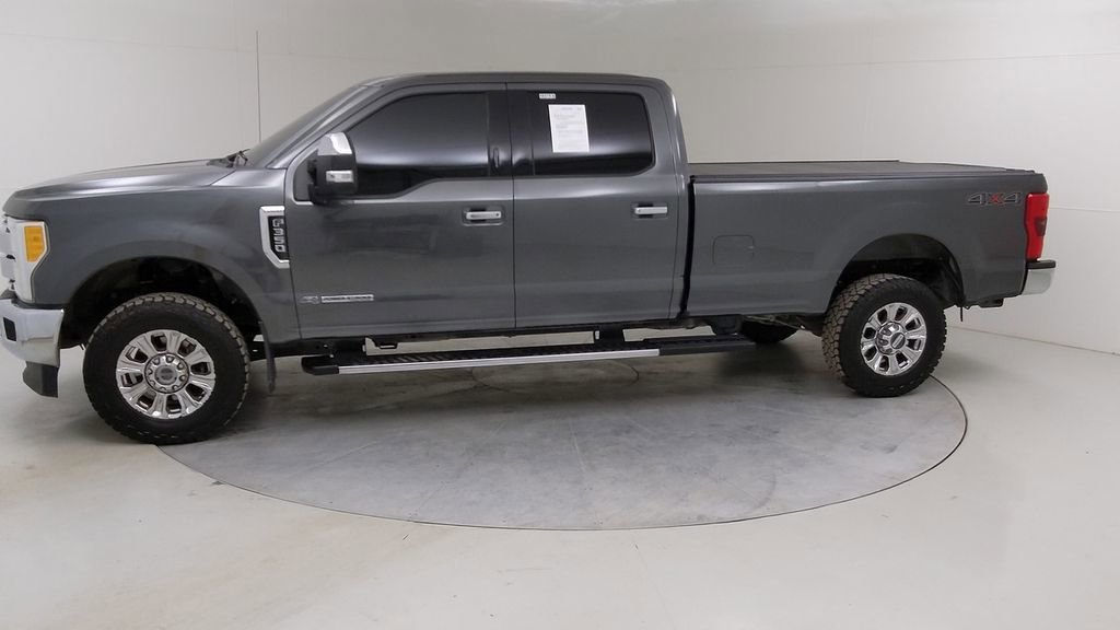Used 2017 Ford F350 Lariat w/ Chrome Package image 19