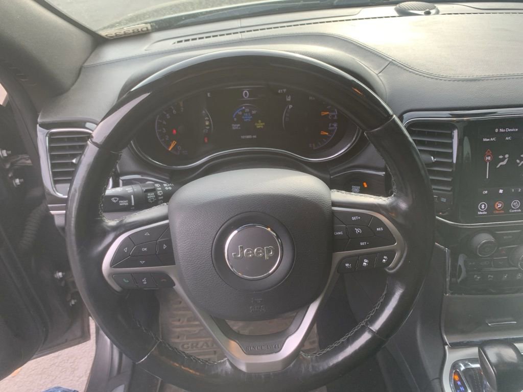 Used 2020 Jeep Grand Cherokee Overland image 14