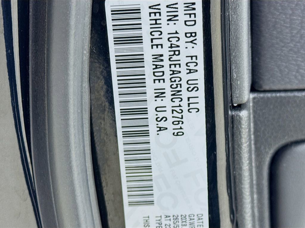 Used 2022 Jeep Grand Cherokee Laredo X image 42