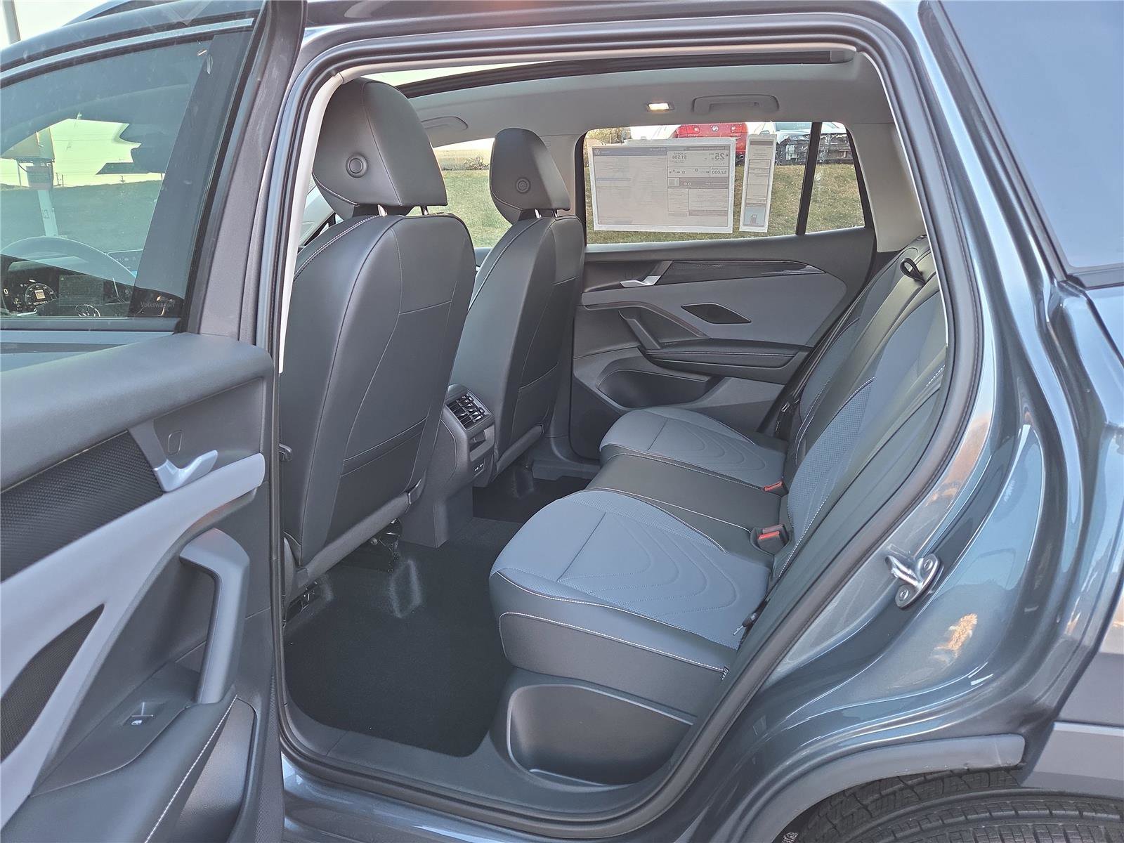 New 2026 Volkswagen Tiguan SE image 25