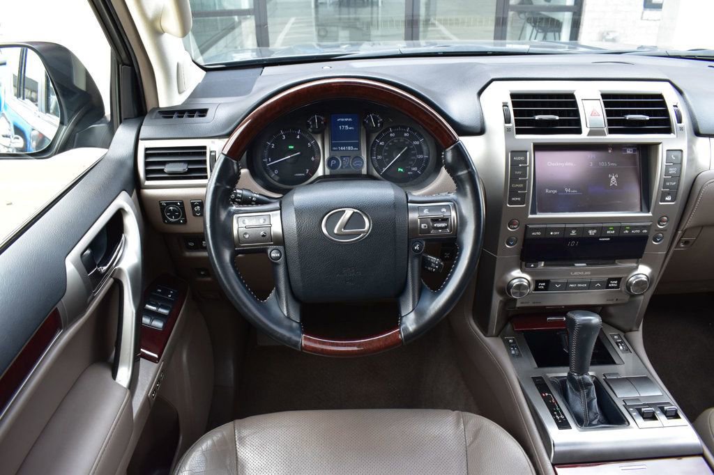 Used 2015 Lexus GX 460 w/ Premium Package image 37