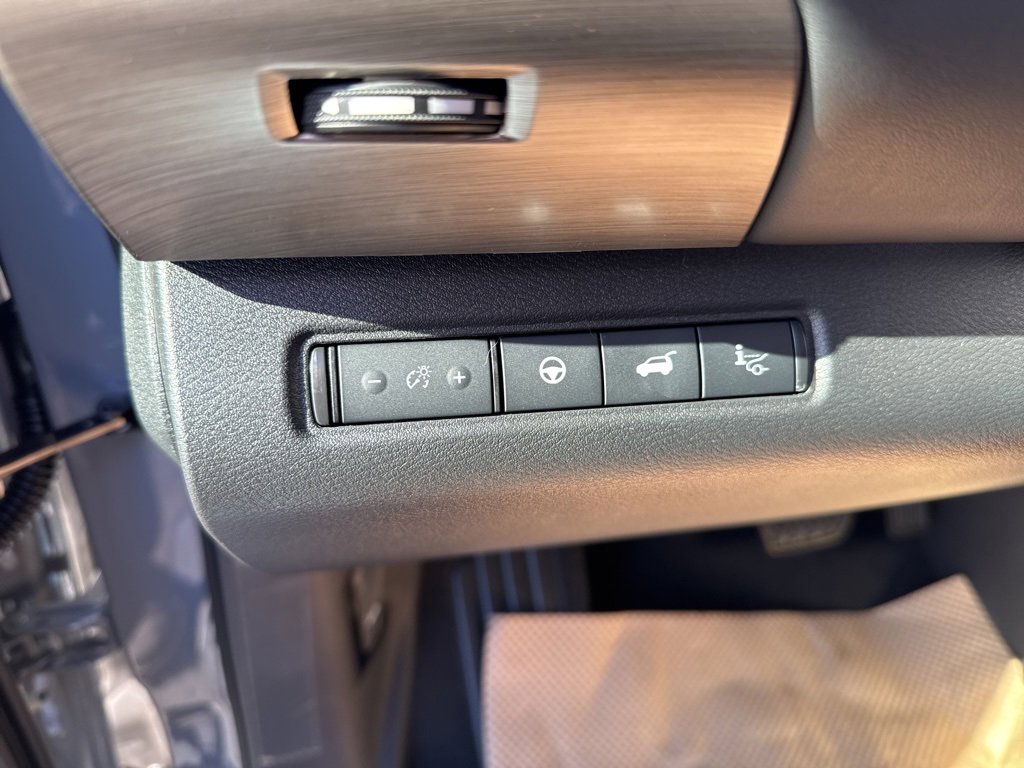 New 2025 Nissan Pathfinder Platinum w/ Black Appearance Package image 20