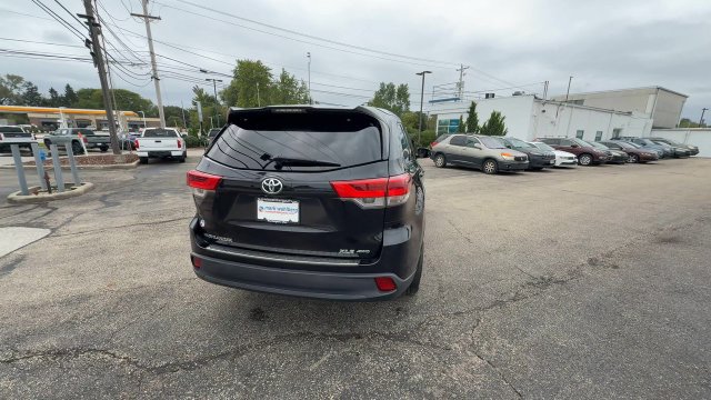 Used 2017 Toyota Highlander XLE AWD/4WD image 7