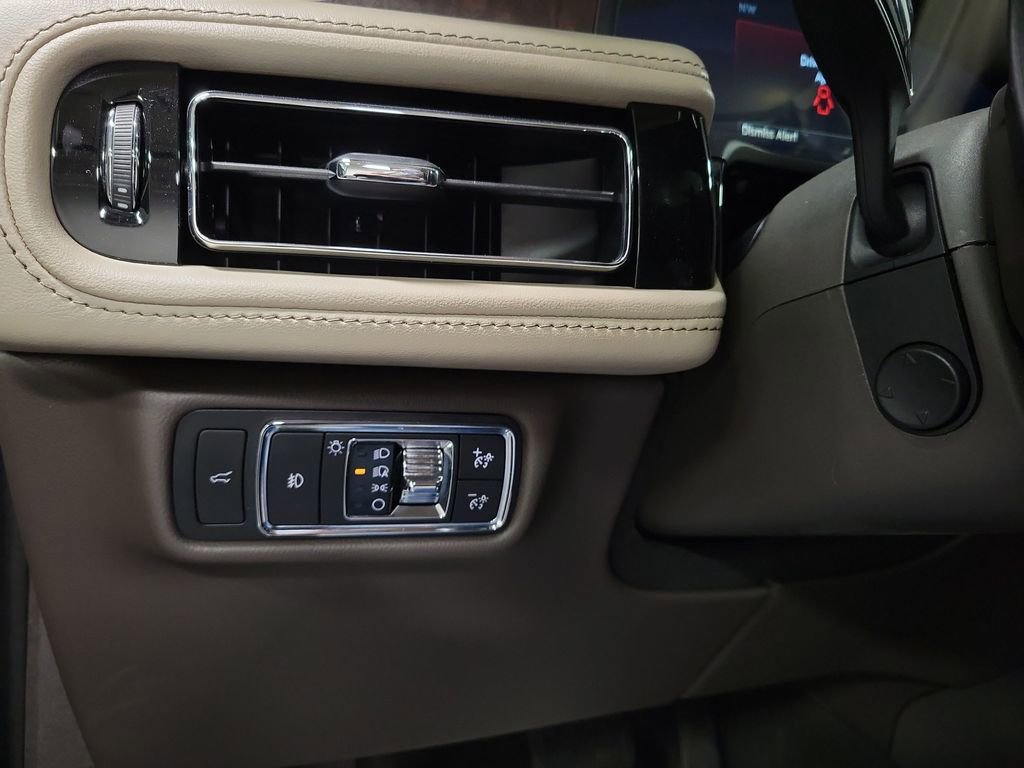 Used 2020 Lincoln Aviator Reserve w/ Equipment Group 201A image 23