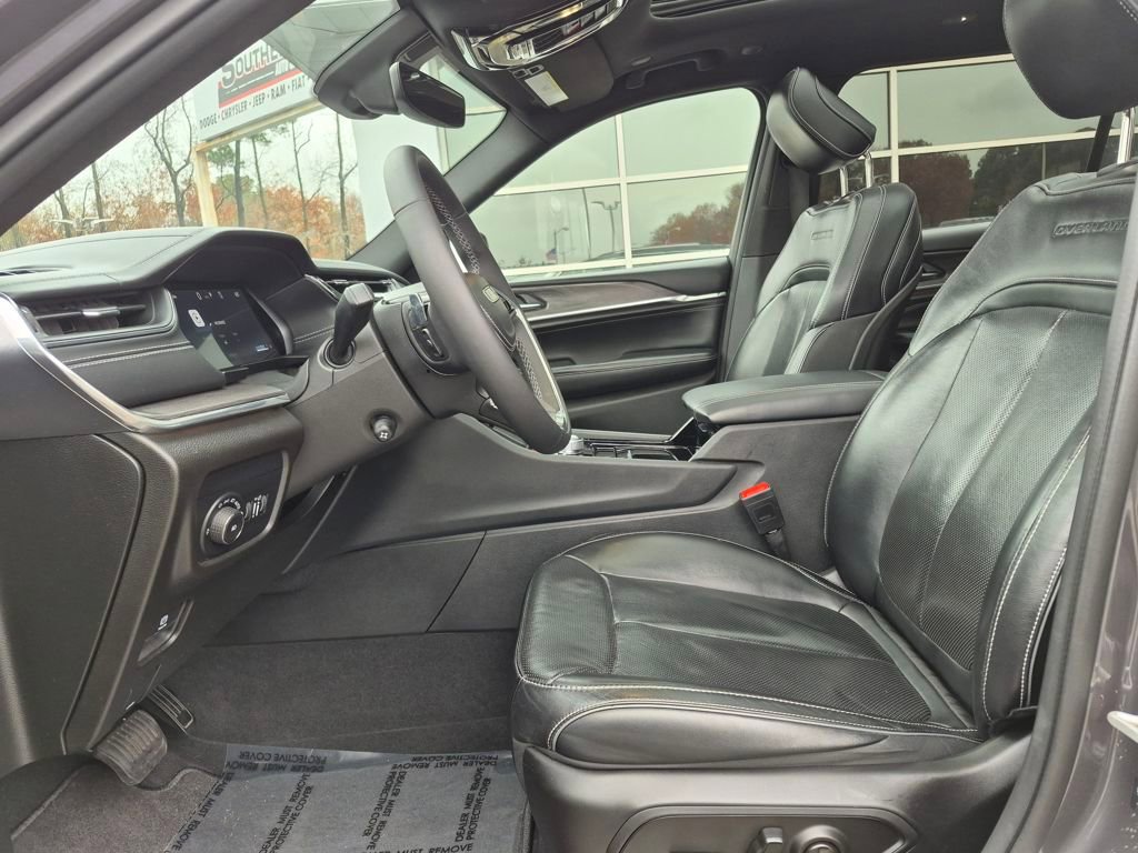 Used 2024 Jeep Grand Cherokee L Overland w/ Trailer Tow Package image 15