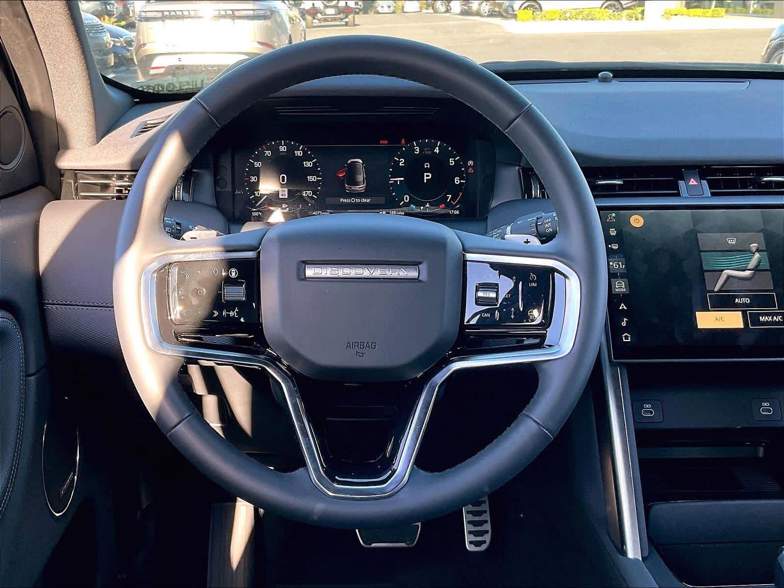 Used 2025 Land Rover Discovery Sport Dynamic SE AWD/4WD image 9