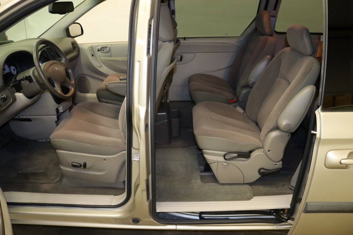 Used 2007 Dodge Caravan SXT w/ Popular Equipment Group I FWD image 15