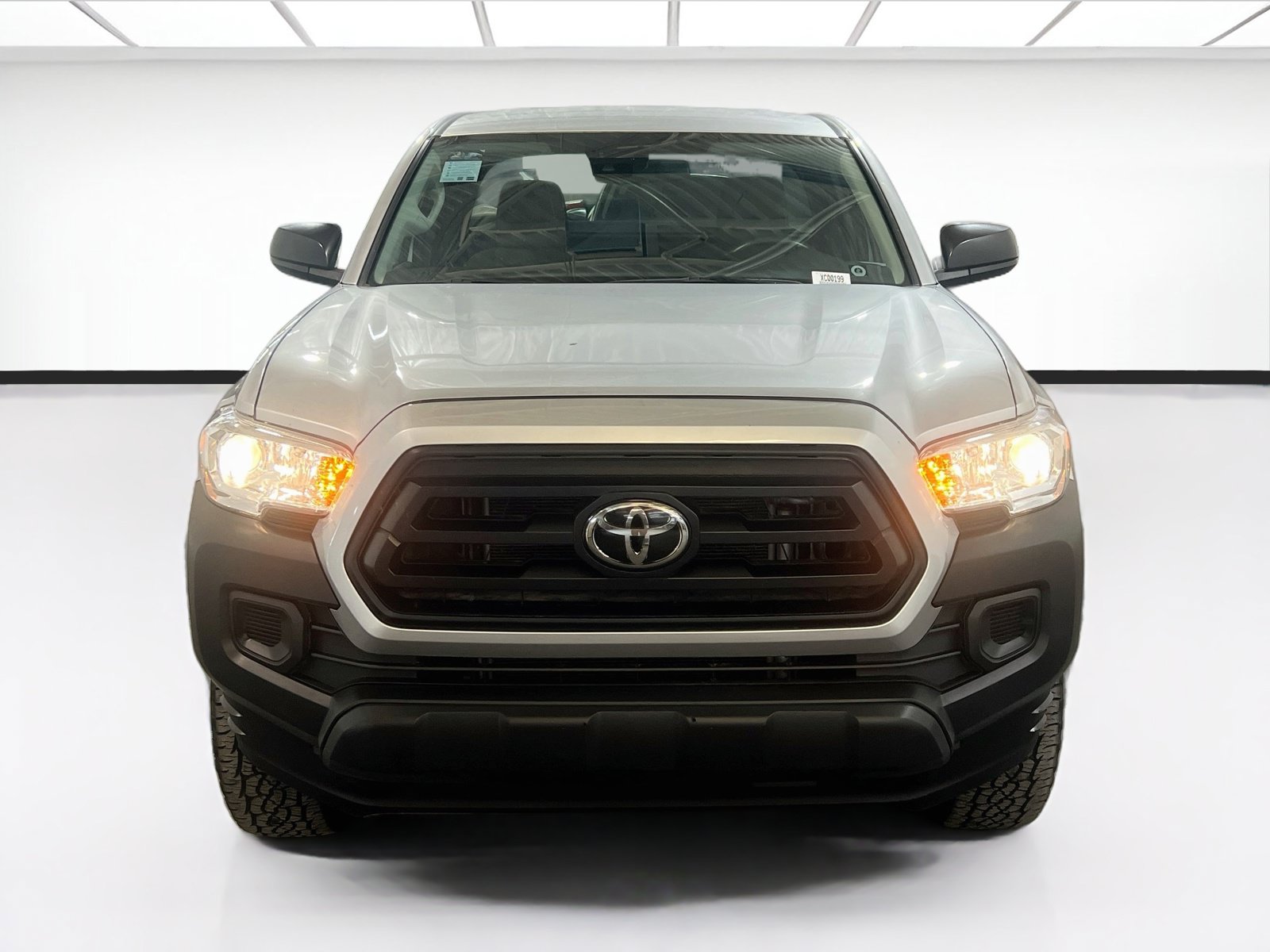 Used 2022 Toyota Tacoma SR RWD image 2