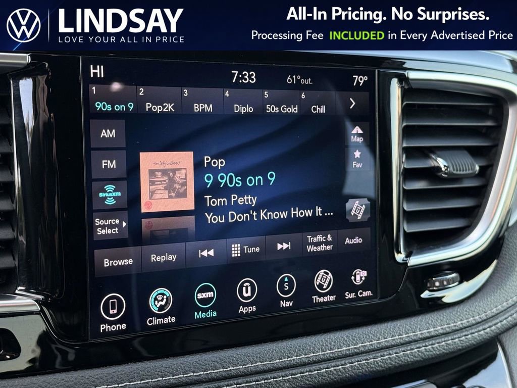 Used 2019 Chrysler Pacifica Limited w/ Advanced Safetytec Group FWD image 16