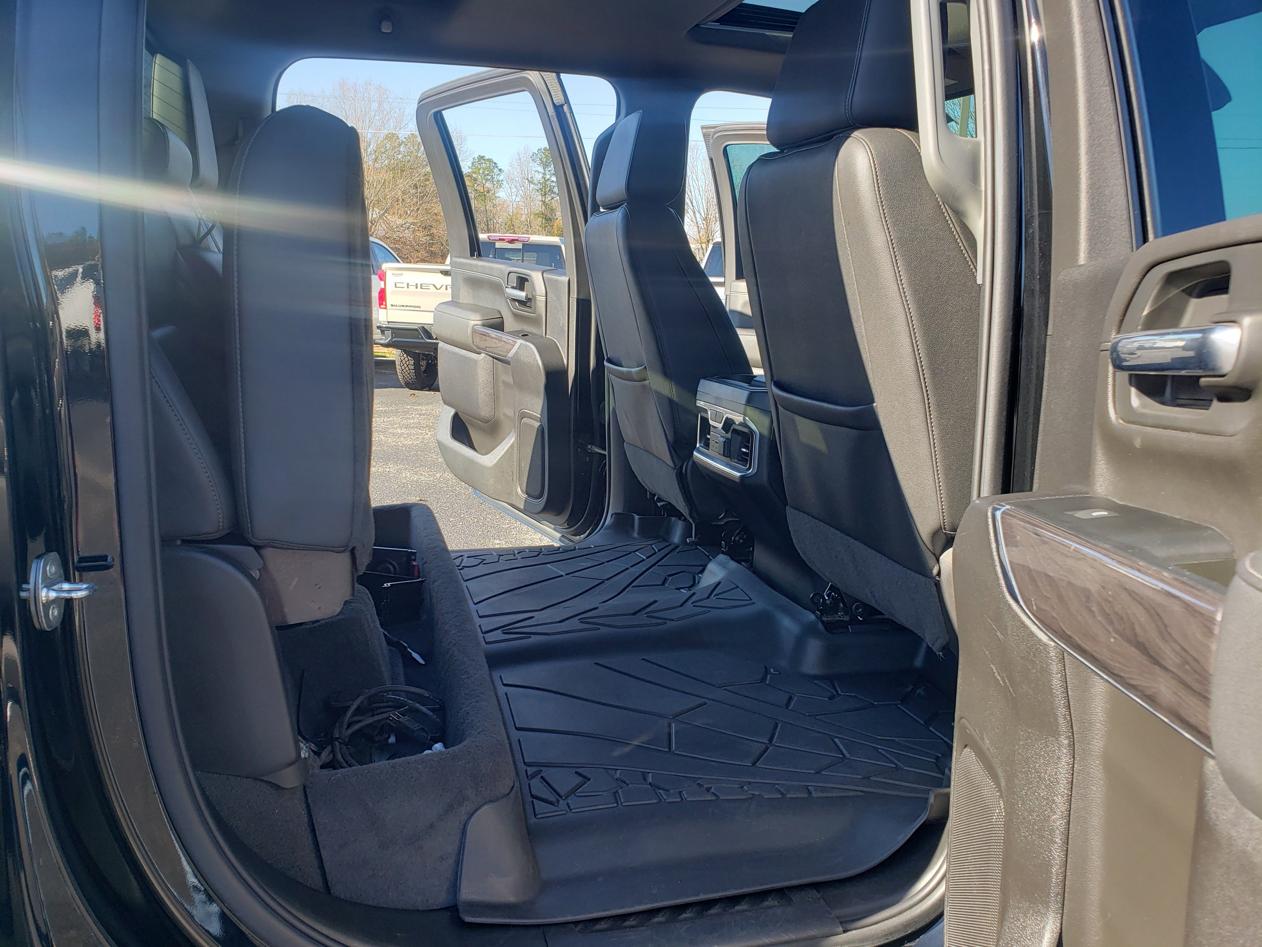 Used 2022 Chevrolet Silverado 2500 LTZ w/ LTZ Premium Package image 34