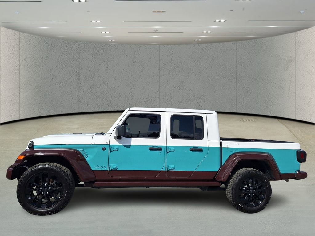 Used 2024 Jeep Gladiator Sport image 2