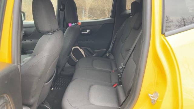 Used 2017 Jeep Renegade Latitude w/ Popular Equipment Group image 28