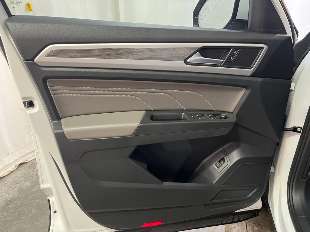 Certified 2023 Volkswagen Atlas Cross Sport SE w/ Panoramic Sunroof Package image 10