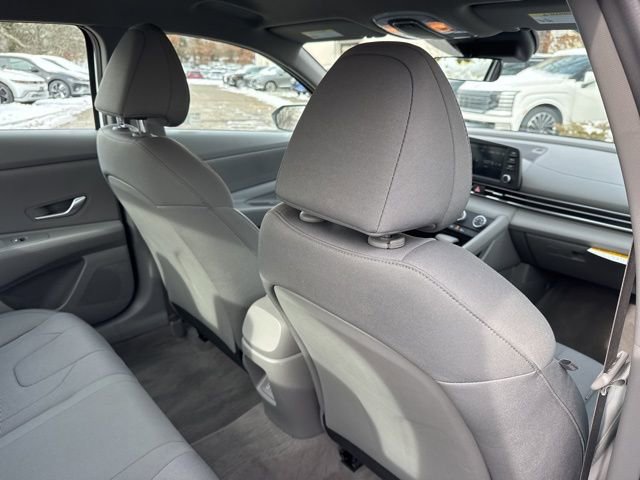 Certified 2025 Hyundai Elantra SE image 24