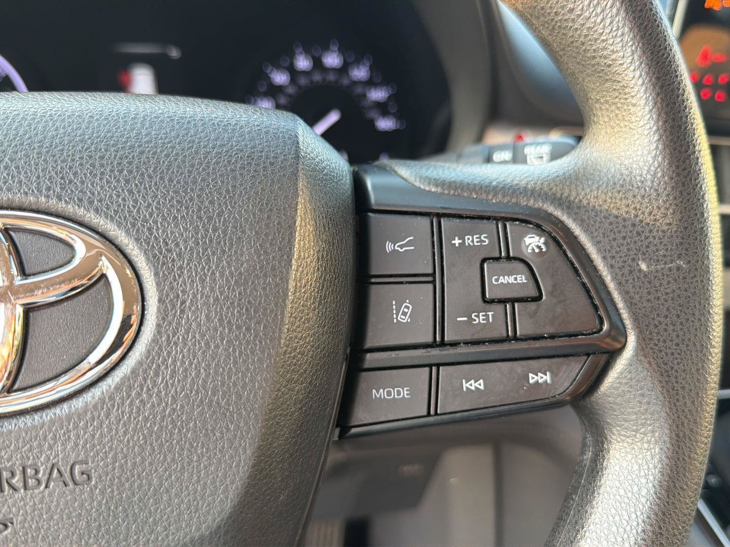 Used 2023 Toyota Sienna LE FWD image 20