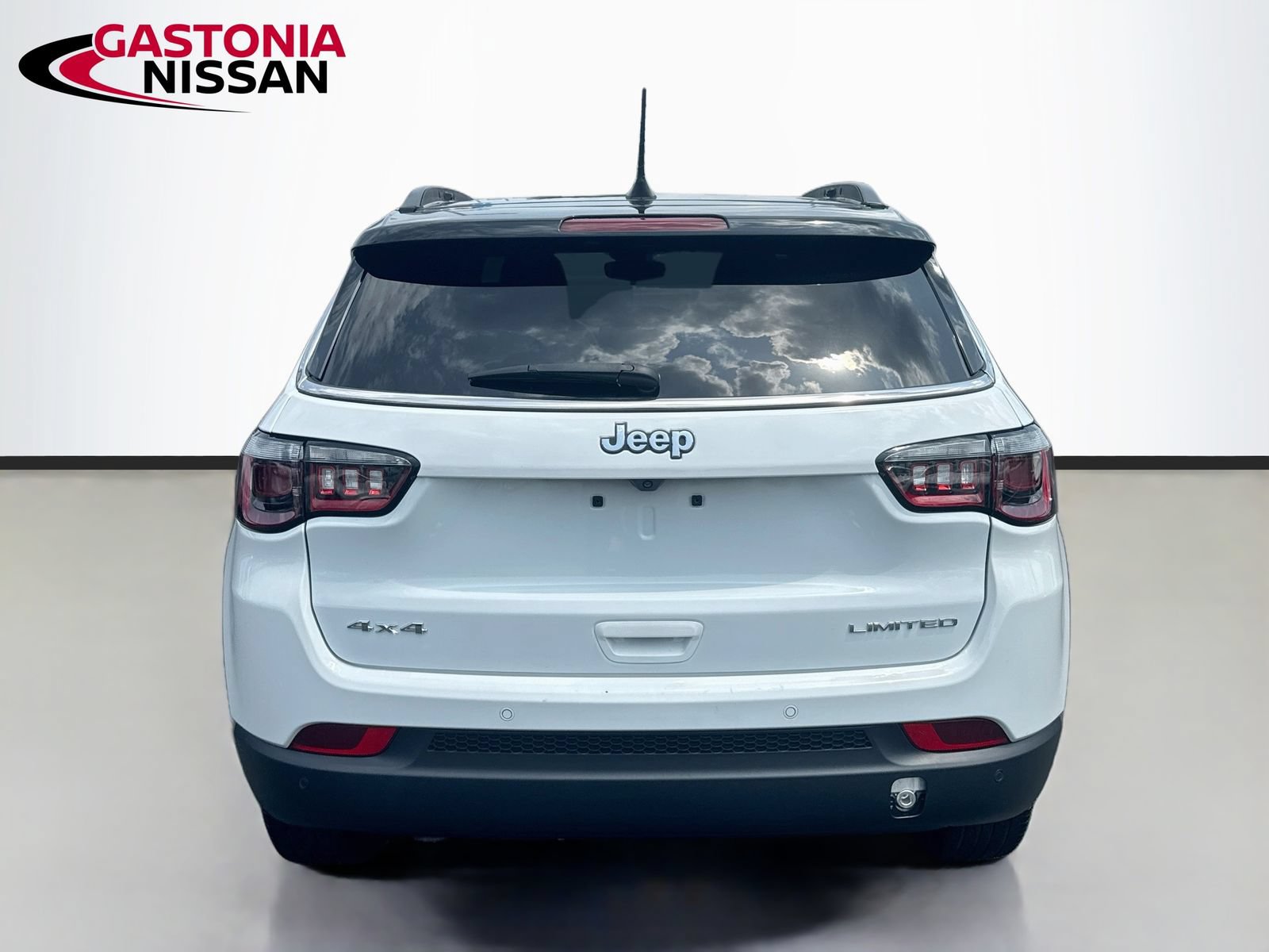 Used 2025 Jeep Compass Limited AWD/4WD image 7