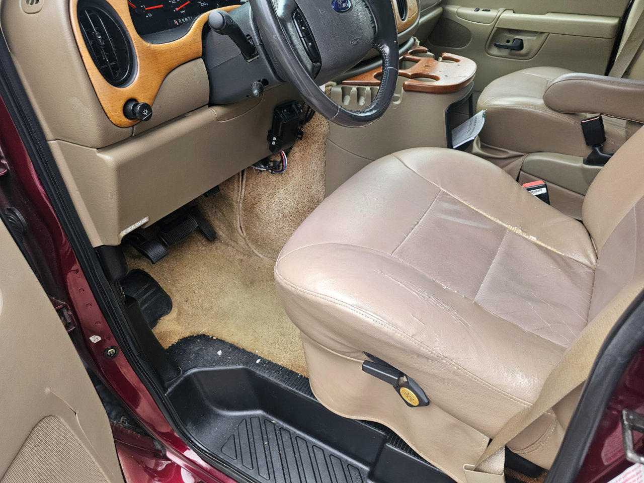 Used 2004 Ford E-250 and Econoline 250 image 25