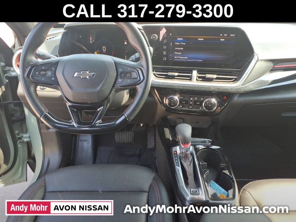 Used 2024 Chevrolet Trax RS w/ Sunroof Package FWD image 30
